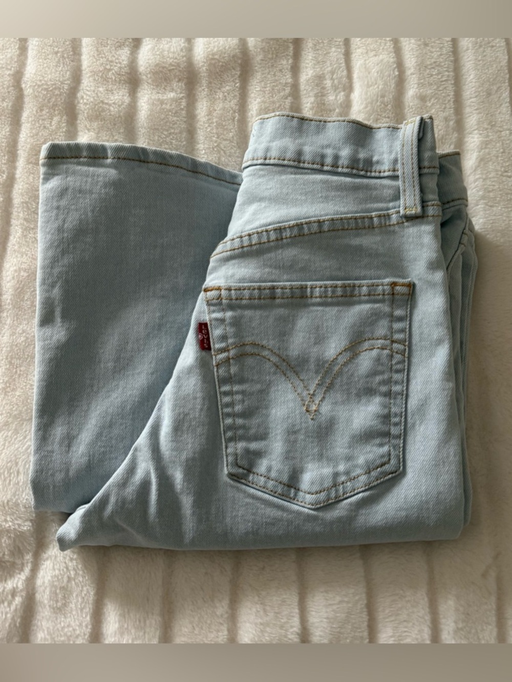 Levi’s Ribcage Bell jeans